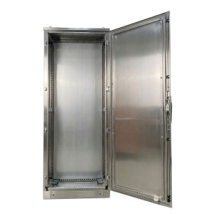 Корпус напольный разборный из нержавеющей стали AISI 304 2000х800х600 IP55 с цоколем 100мм фото